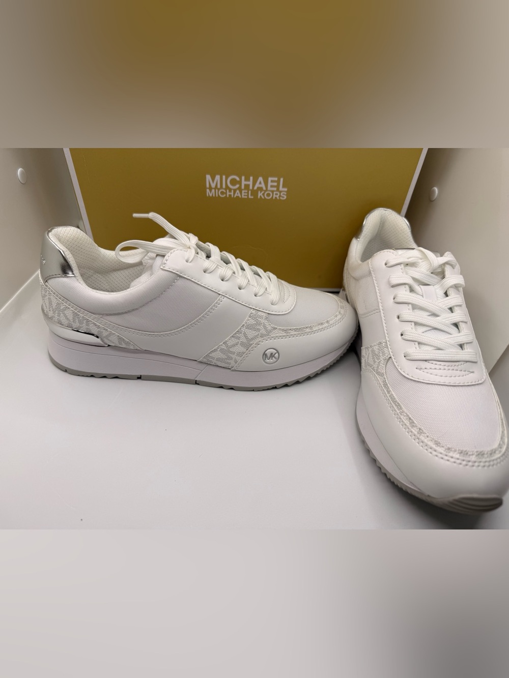 Michael Kors Andi Trainer Sneakers Bright White Silver MK Logo Size 8 NIB